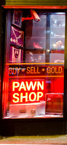 Dusk til Pawn Manchester
