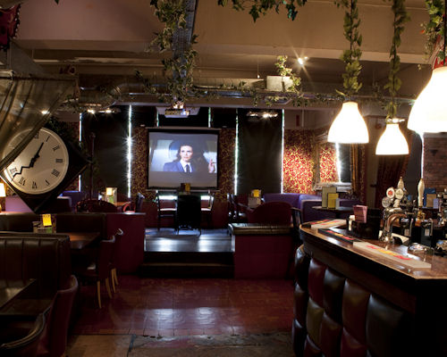 Odder Bar, Manchester